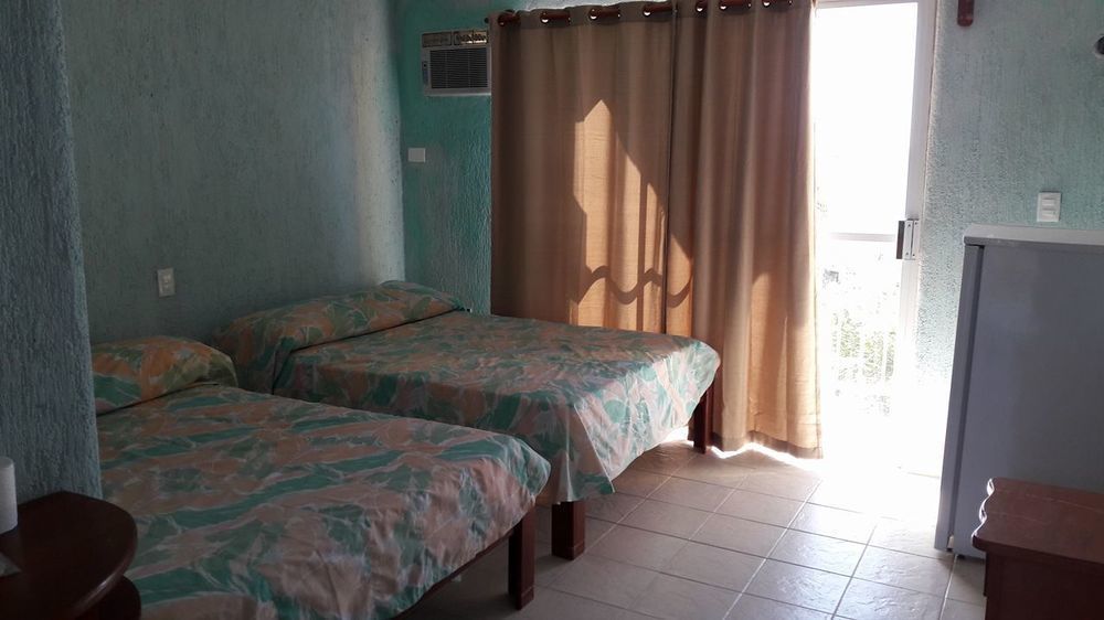 Hotel Ma Elena 女人岛 外观 照片